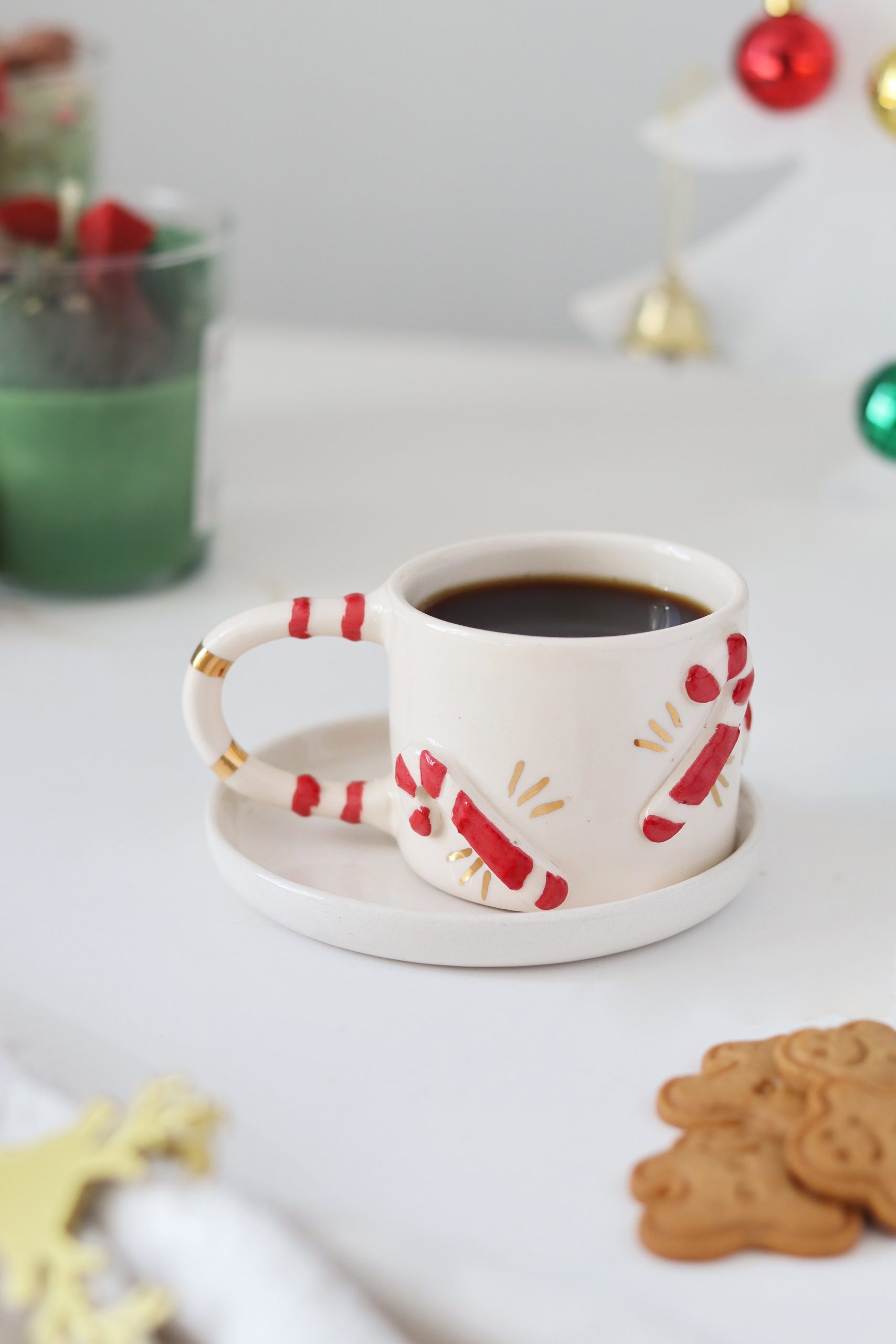 Yılbaşı Baston Şeker Figürlü 24K Altın Dekorlu El Yapımı Seramik Mug