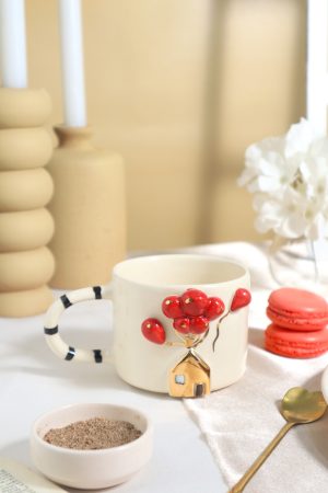 Ev Figürlü 24K Altın Dekorlu El Yapımı Seramik Mug 250ml