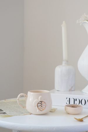 Karetta Figürlü 24k Altın Dekorlu El Yapımı Seramik Mug 250ml