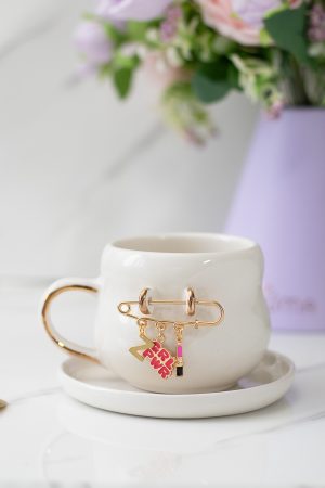 Kişiselleştirilmiş Harf Charm Detaylı 24K Altın Dekorlu El Yapımı Seramik Kupa 200ml (Harf Değişir)